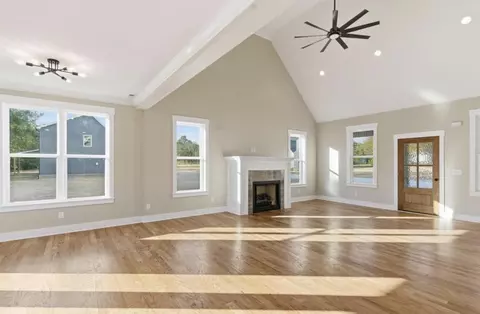 Living - 125 Mila Mae, Ocoee, TN 37361 photo 1 of 3