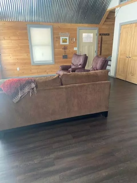 Living - 102 Lexie Ln, Ocoee, TN 37361 photo 2 of 2
