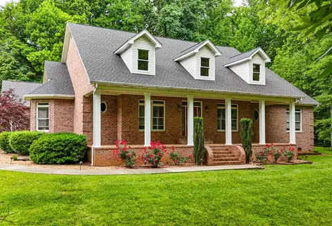 2410 Breckenridge St, Athens, TN 37303