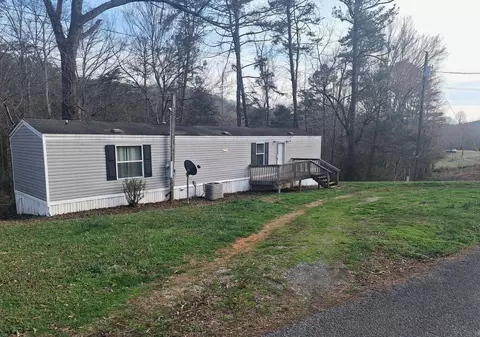 247 Towee Falls Rd, Tellico Plains, TN 37385