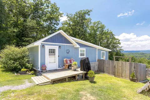 1210 Spruce Dr, Spring City, TN 37381