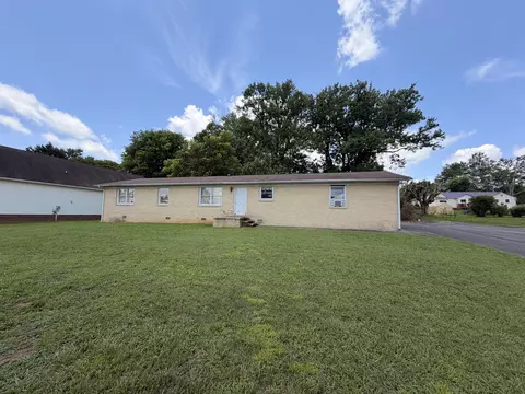 301 Grove Ave NW, Cleveland, TN 37311