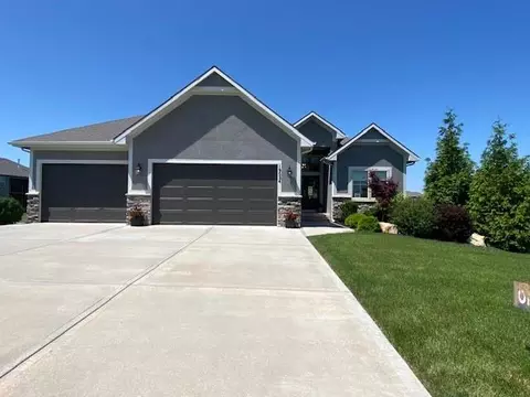 19024 Theden St, Spring Hill, KS 66083
