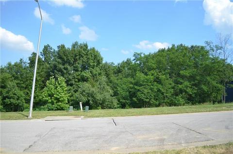 6919 N Norton Ave, Gladstone, MO 64119