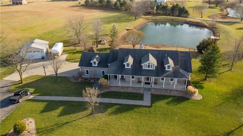 18941 Ward Pkwy Tonganoxie Ks 66086 57 Photos Mls 2256974 Movoto