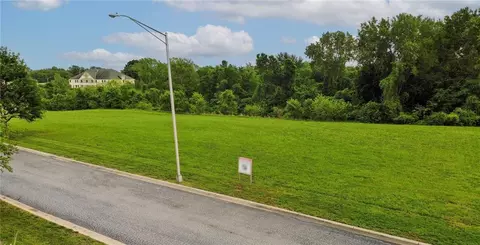 7849 Splitlog Ave, Kansas City, KS 66112