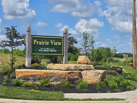 1402 Larkspur Pl, Raymore, MO 64083