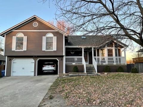 Oak Tree Farms Lees Summit Mo Real Estate Homes For Sale Movoto