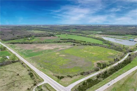 255 Th Edgemore St, Paola, KS 66071