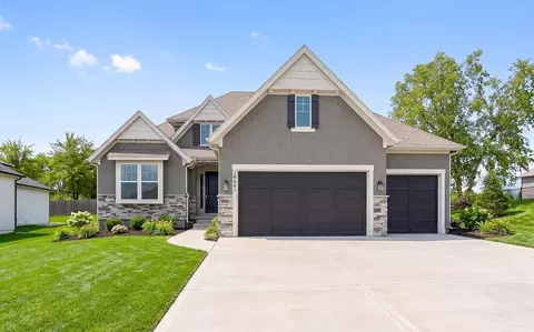 16661 S Marais Dr, Olathe, KS 66062