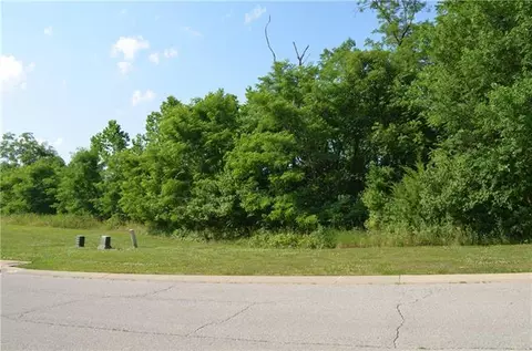 6812 N Myrtle Ave, Gladstone, MO 64119