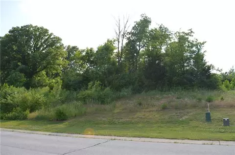 6918 N Myrtle Ct, Gladstone, MO 64119