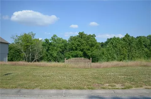 6912 N Myrtle Ave, Gladstone, MO 64119
