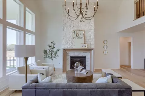 2432 W 177th St, Overland Park, KS 66085