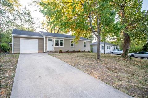 9811 James A Reed Rd, Kansas City, MO 64134 | 10 Photos | MLS #2406454 ...