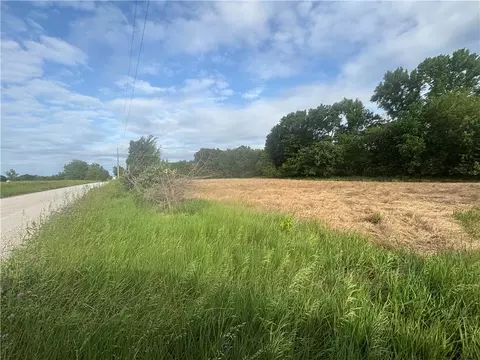 207 Th Rd, Spring Hill, KS 66083 photo 2