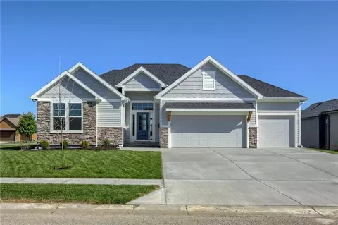 32290 W 165th St, Gardner, KS 66030