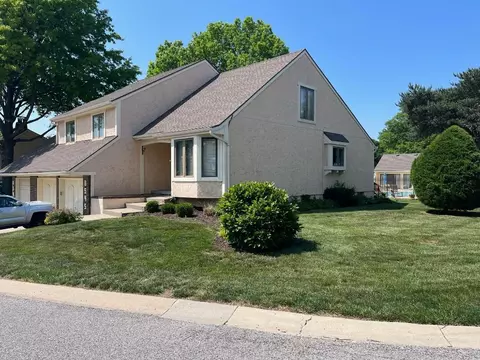 8545 Westgate St, Lenexa, KS 66215