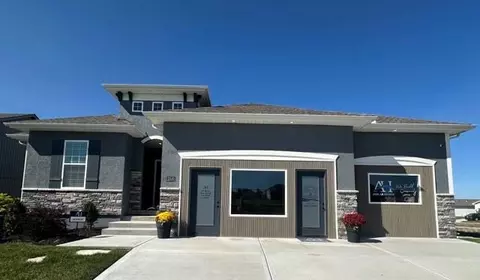 12510 S Parkwood Ln, Lees Summit, MO 64086