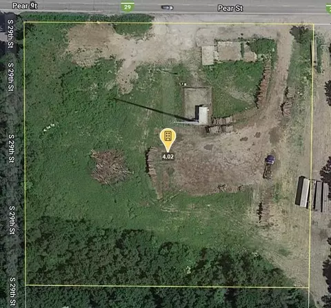 2908 Pear St, Saint Joseph, MO 64503