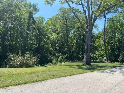 712 W 23rd St, Independence, MO 64055 photo 2