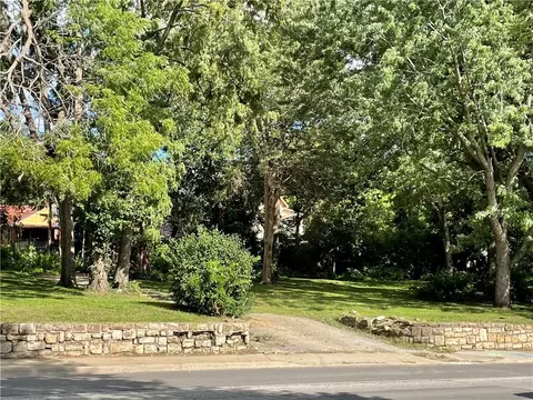 4417 Rainbow Blvd, Kansas City, KS 66103