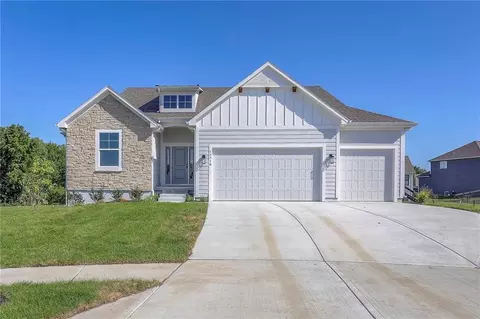 17710 S Brockway St, Olathe, KS 66062