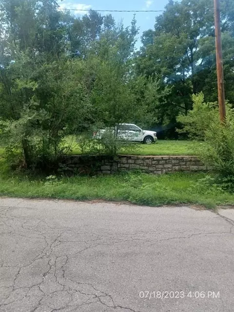 10300 E Norledge Ave, Independence, MO 64053 photo 5