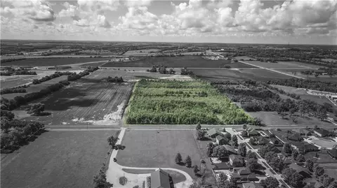 700 W 19th St, Ottawa, KS 66067