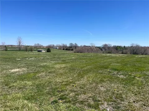 Cedar Ridge Drive, Maryville, MO 64468