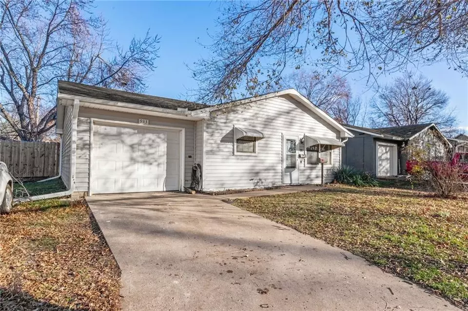 933 N Mulberry St, Ottawa, KS 66067 27 Photos Movoto