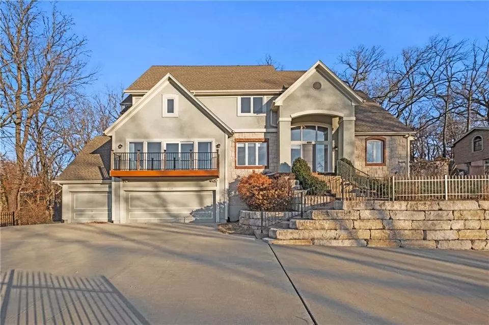 8309 NW Forest Dr, Weatherby Lake, MO 64152 60 Photos Movoto