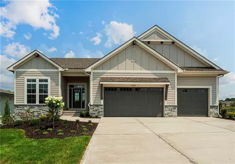 22018 W 114th Ct, Olathe, KS 66061