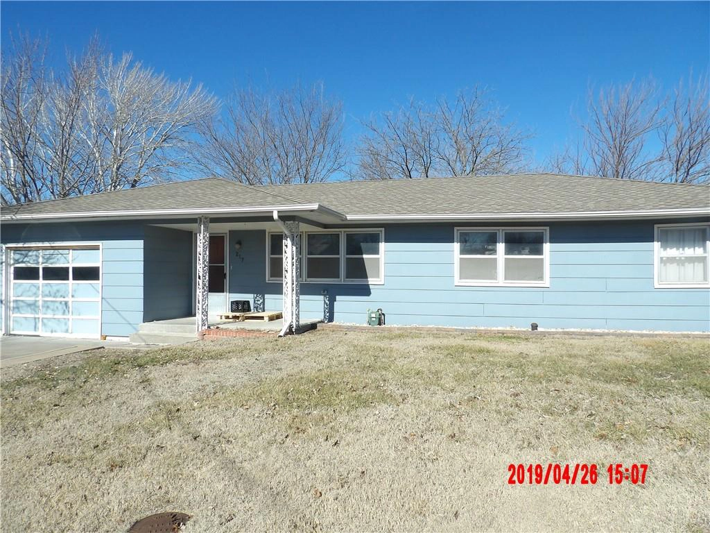 217 W Warren Ave