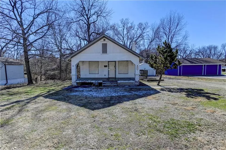 5017 Lathrop Ave, Kansas City, KS 66104 34 Photos Movoto