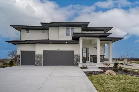 12411 W 182nd Ct, Overland Park, KS 66013