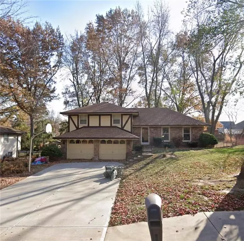 1143 Limit St, Leavenworth, KS 66048 1 photo Movoto