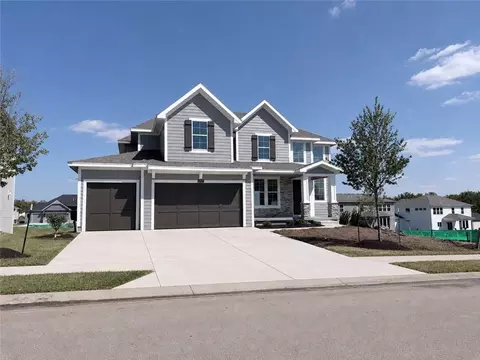 16751 S Hall St, Olathe, KS 66062