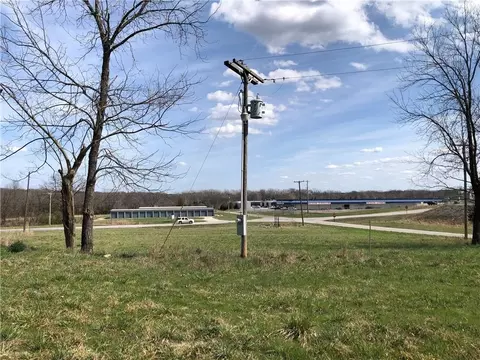 West Dam Access Road, Warsaw, MO 65355