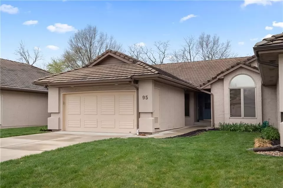 95 The Woodlands Dr, Gladstone, MO 64119 32 Photos Movoto