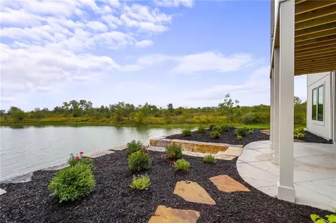 Exterior - 1406 Upton Ct, Raymore, MO 64083 photo 4 of 4