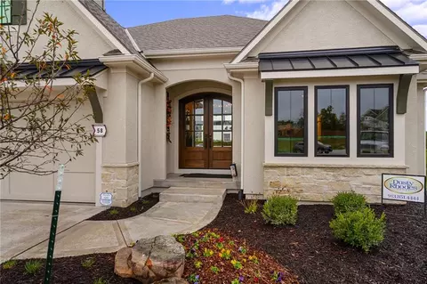 Exterior - 1406 Upton Ct, Raymore, MO 64083 photo 2 of 4