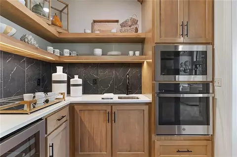 Kitchen - 1406 Upton Ct, Raymore, MO 64083 photo 5 of 8