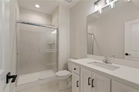 Bath - 1406 Upton Ct, Raymore, MO 64083 photo 7 of 8