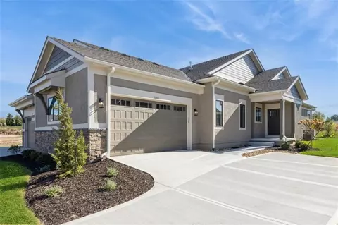 11433 S Waterford Dr, Olathe, KS 66061