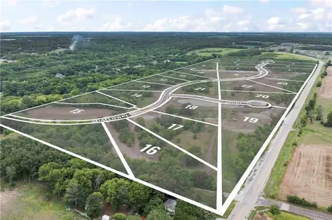17150 Galloway Dr, Stilwell, KS 66085