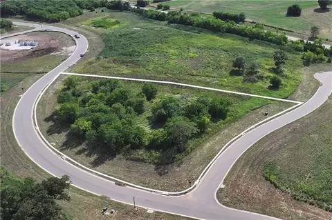 17230 Galloway Dr, Stilwell, KS 66085