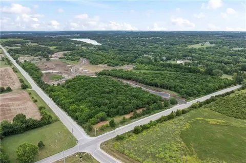 17310 Galloway Dr, Stilwell, KS 66085