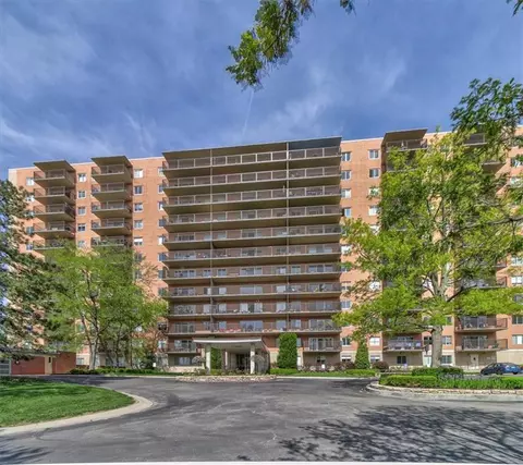 4550 Warwick Blvd #106, Kansas City, MO 64111