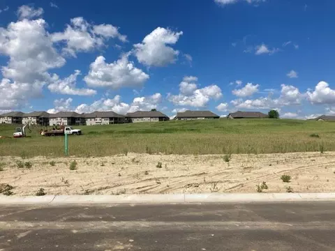 4506 Valley Ridge Dr, Saint Joseph, MO 64505 photo 2